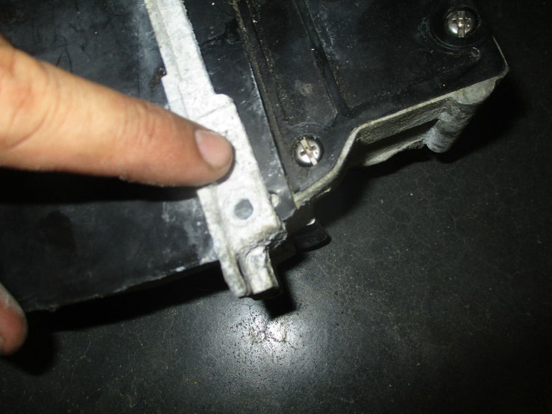 Suzuki outboard top mount control box