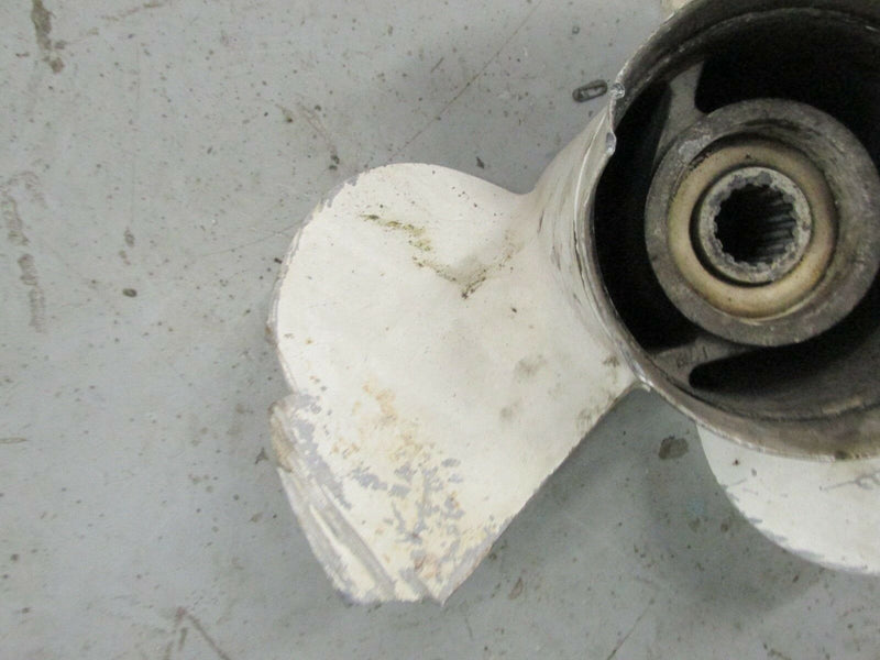 Yamaha aluminum propellor 17 pitch M sized hub