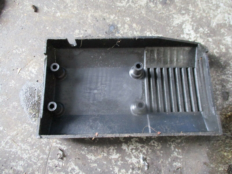 1995 Yamaha 115hp 2-stroke outboard rectifier cover 6r3-81942