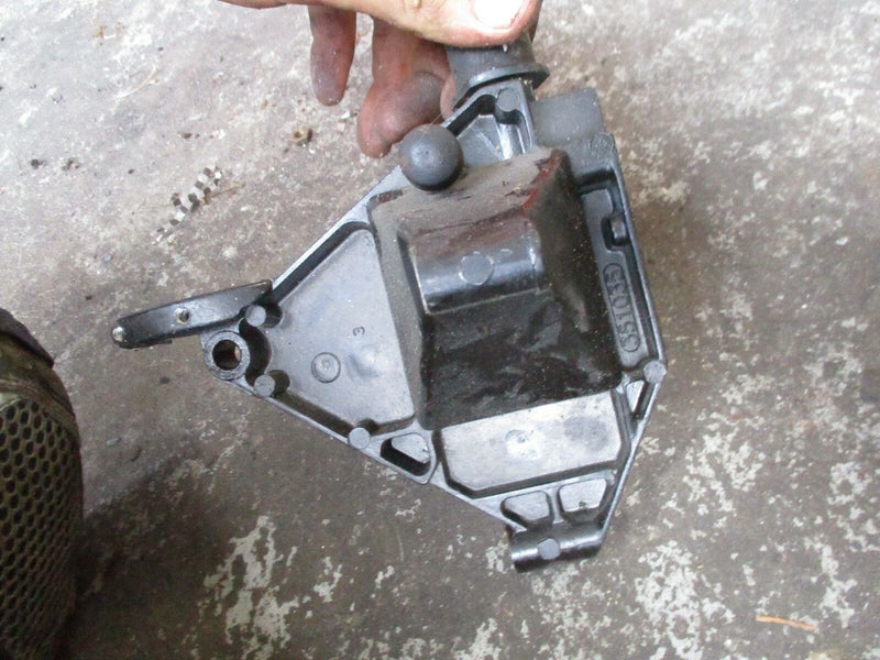 2003 Johnson 30hp outboard recoil mounting bracket 351035