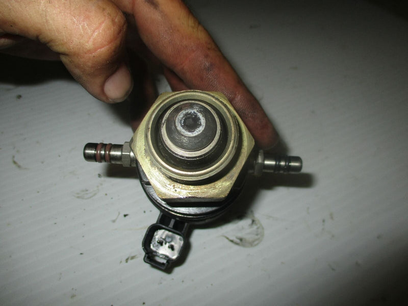 Evinrude Ficht 150hp outboard fuel injector (439127)