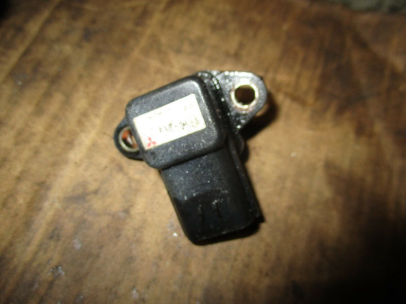 2000 Yamaha 200 hp OX66 V6 SWS outboard pressure sensor 67h-82380