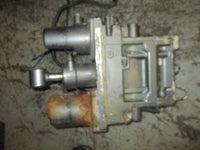 Load image into Gallery viewer, 1998 Suzuki Outboard DT225 2-stroke power tilt and trim unit
