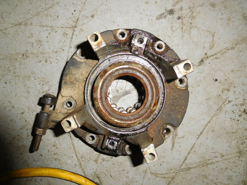 1988 Johnson J200TXCCR outboard Upper crankshaft bearing carrier 331858