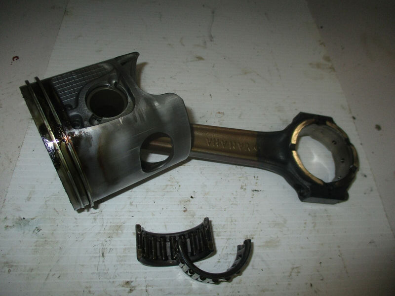 Yamaha OX66 250hp 2 stroke outboard starboard piston and rod (62J-11631-02-86)