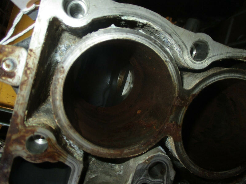 2004 Johnson/Suzuki 25hp 4 stroke outboard crankcase block