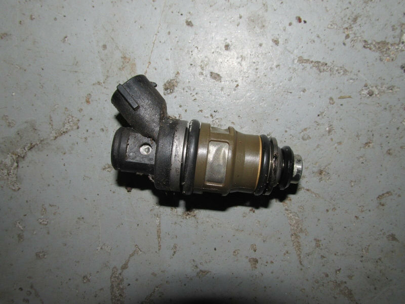 1999 Suzuki DT115S 11503-971085 fuel injector 15710-94900