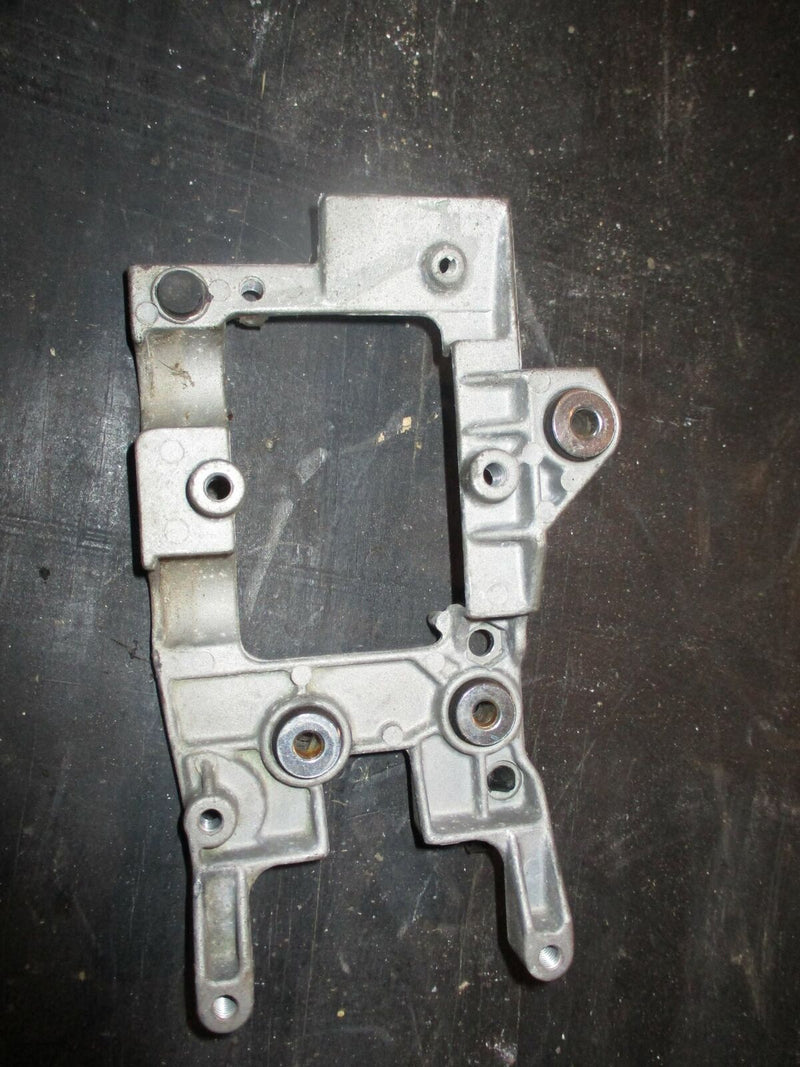 Yamaha 25hp 2 stroke outboard electronics bracket (695-85542-00-94)