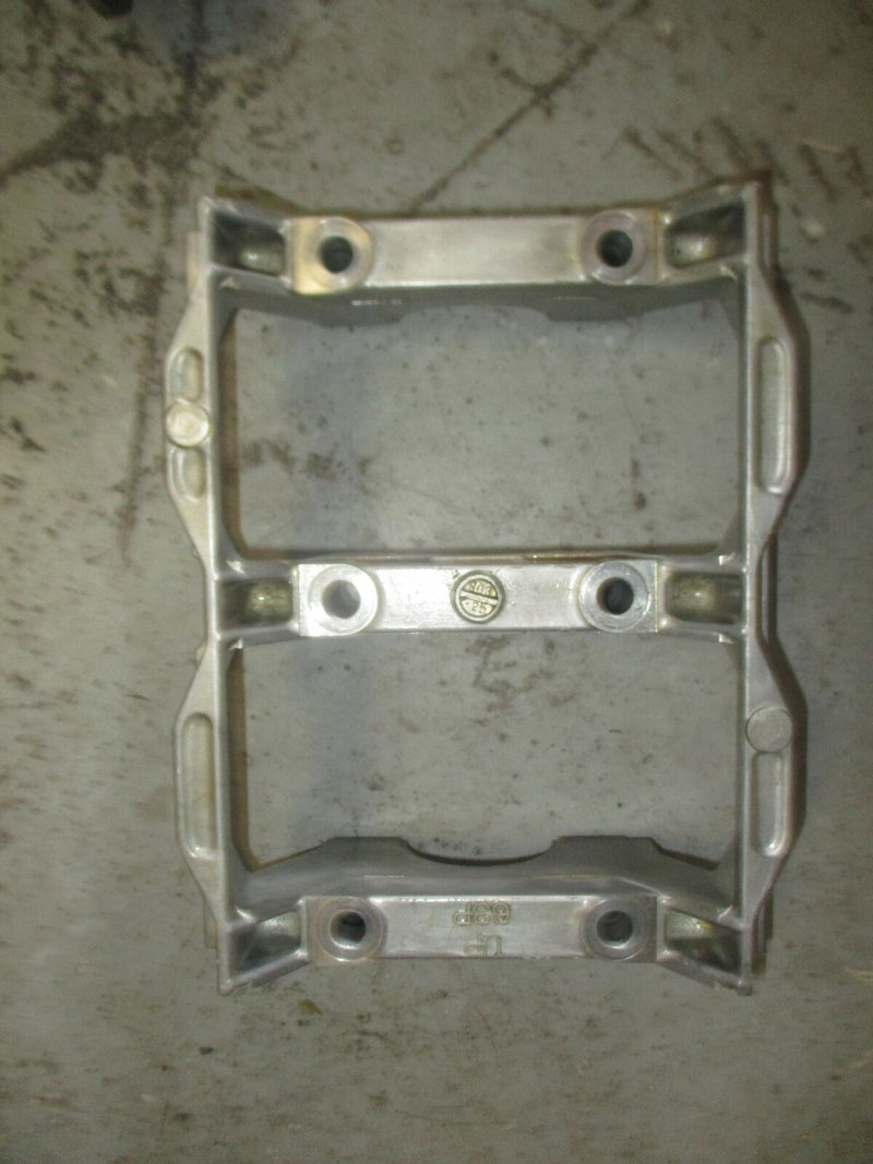2006 Yamaha 150hp 4 stroke outboard crankshaft cage