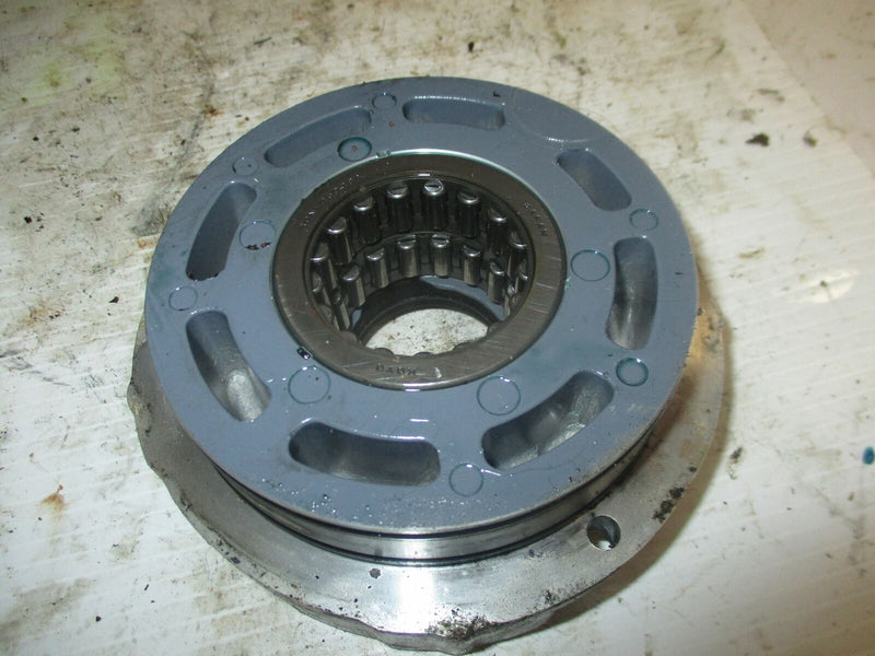 Yamaha HPDI 200hp outboard upper bearing carrier (68F-15163-00-94)