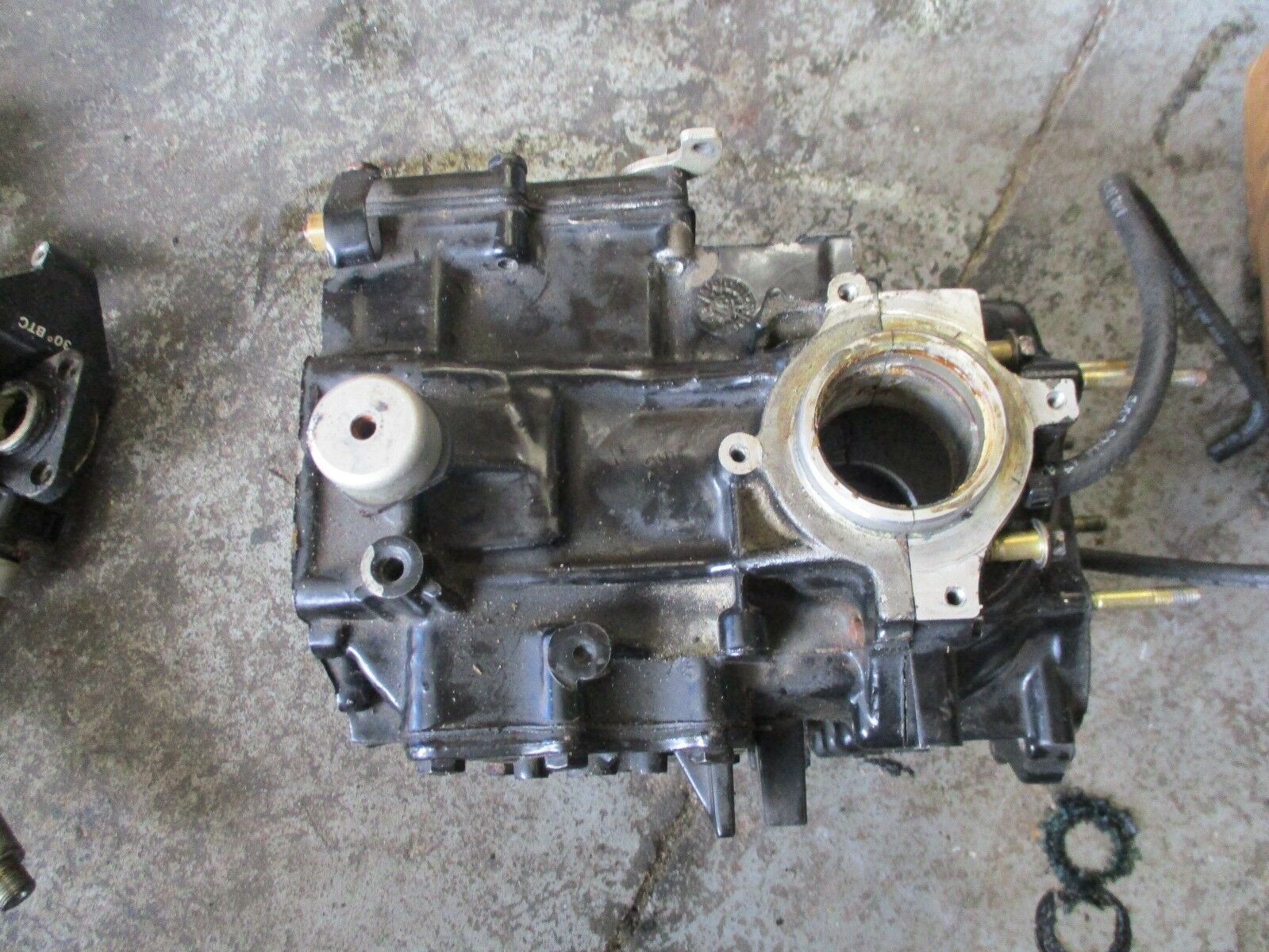 1997 Johnson 35hp AML35D outboard crankcase block | Strouds Marine