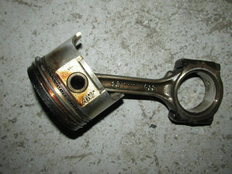 2000 Suzuki Outboard DF 70 hp 07001F-032459 piston and rod 12111-99E01