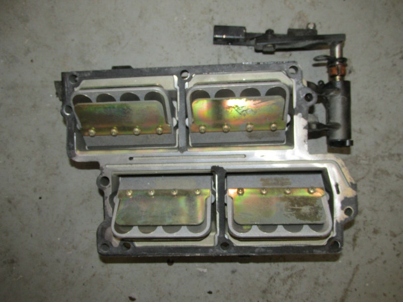 1994 E115TLERC Evinrude 115hp V-4 2 stroke intake manifold and reed valve set