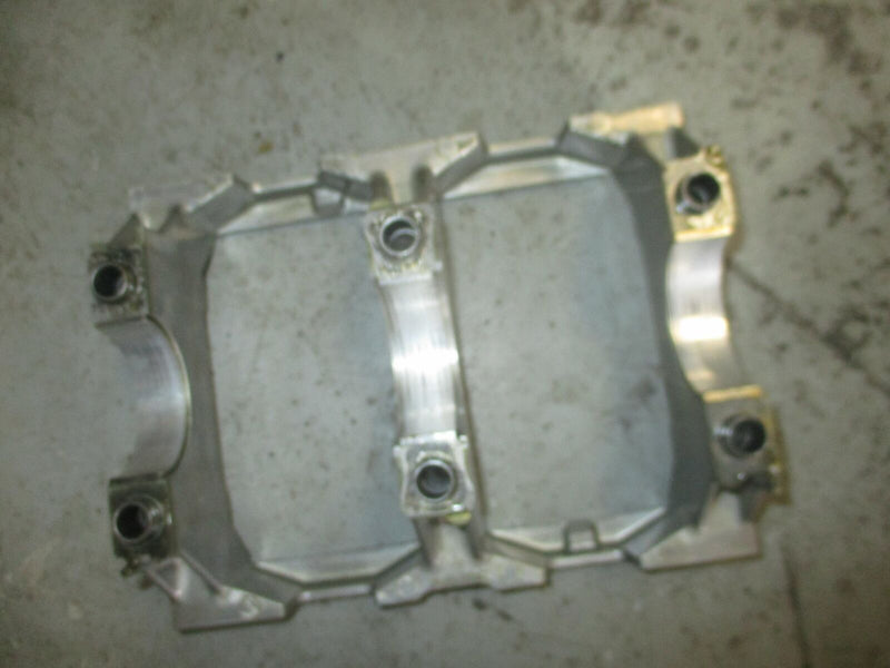 2006 Yamaha 150hp 4 stroke outboard crankshaft cage