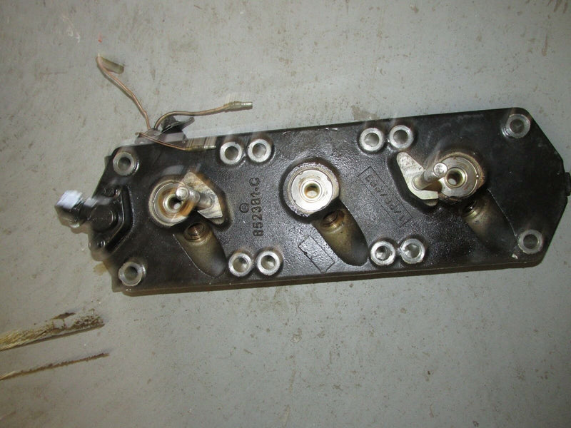 Mercury 135 150 hp Optimax 2.5L starboard cylinder head 852381-C