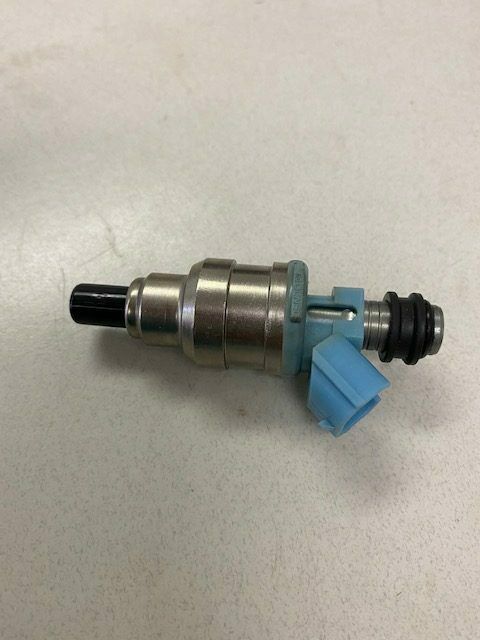 REFURBISHED Suzuki 2 stroke outboard fuel injector (15710-92E01)