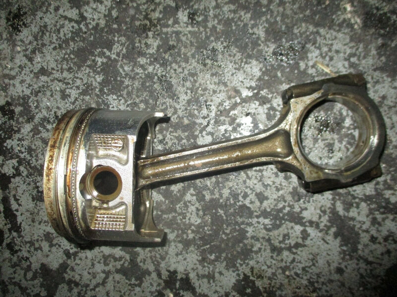 2001 Suzuki outboard 4-stroke DF 90 hp piston and rod 12111-90j01