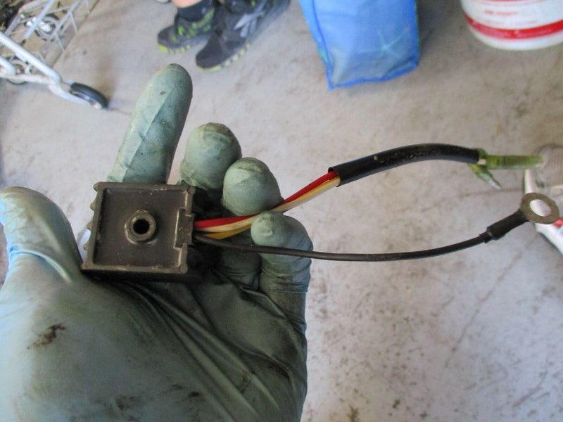 1997 Suzuki DT75 outboard rectifier regulator