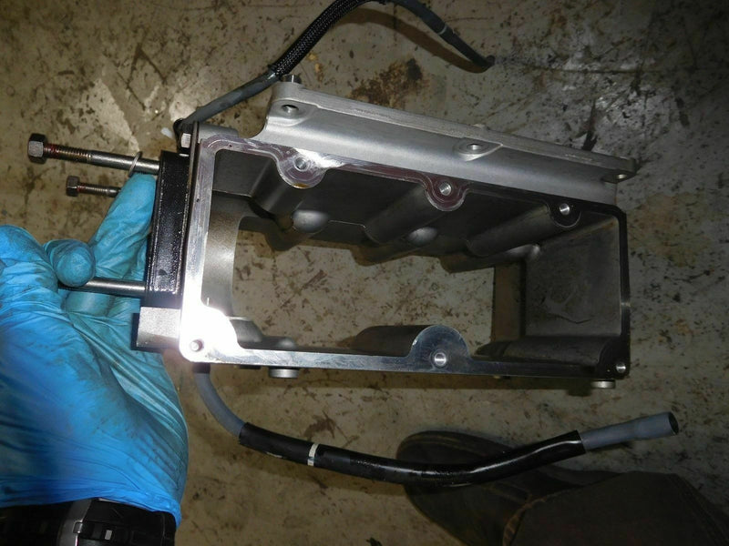 2008 Yamaha outboard 350 hp V8 4 stroke Mixing body 6AW-13711-01-00