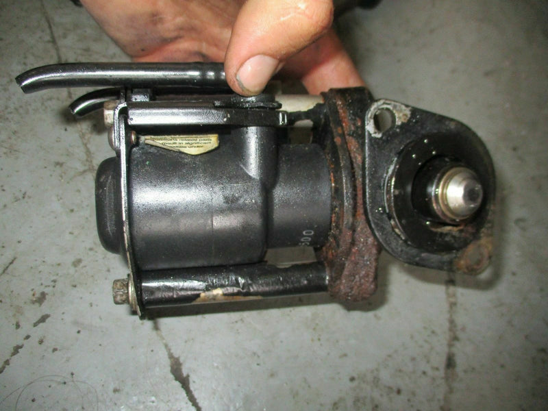 2000 Evinrude Ficht 225hp outboard fuel injector port 5001470