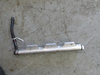 Load image into Gallery viewer, 2007 Suzuki outboard DF 90 4-stroke fuel rail 15750-90J00
