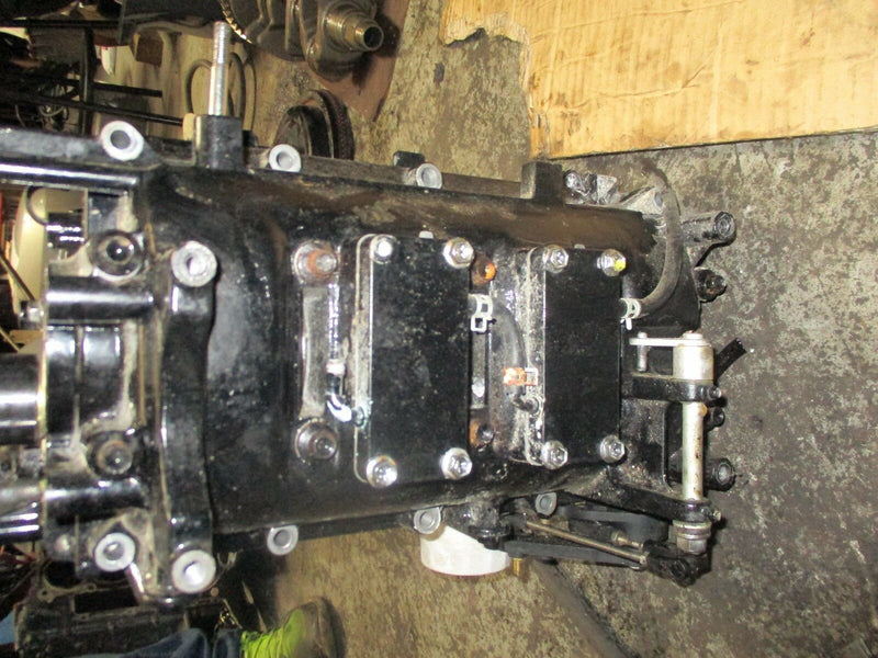2003 Suzuki 70hp 4-stroke outboard crankcase block
