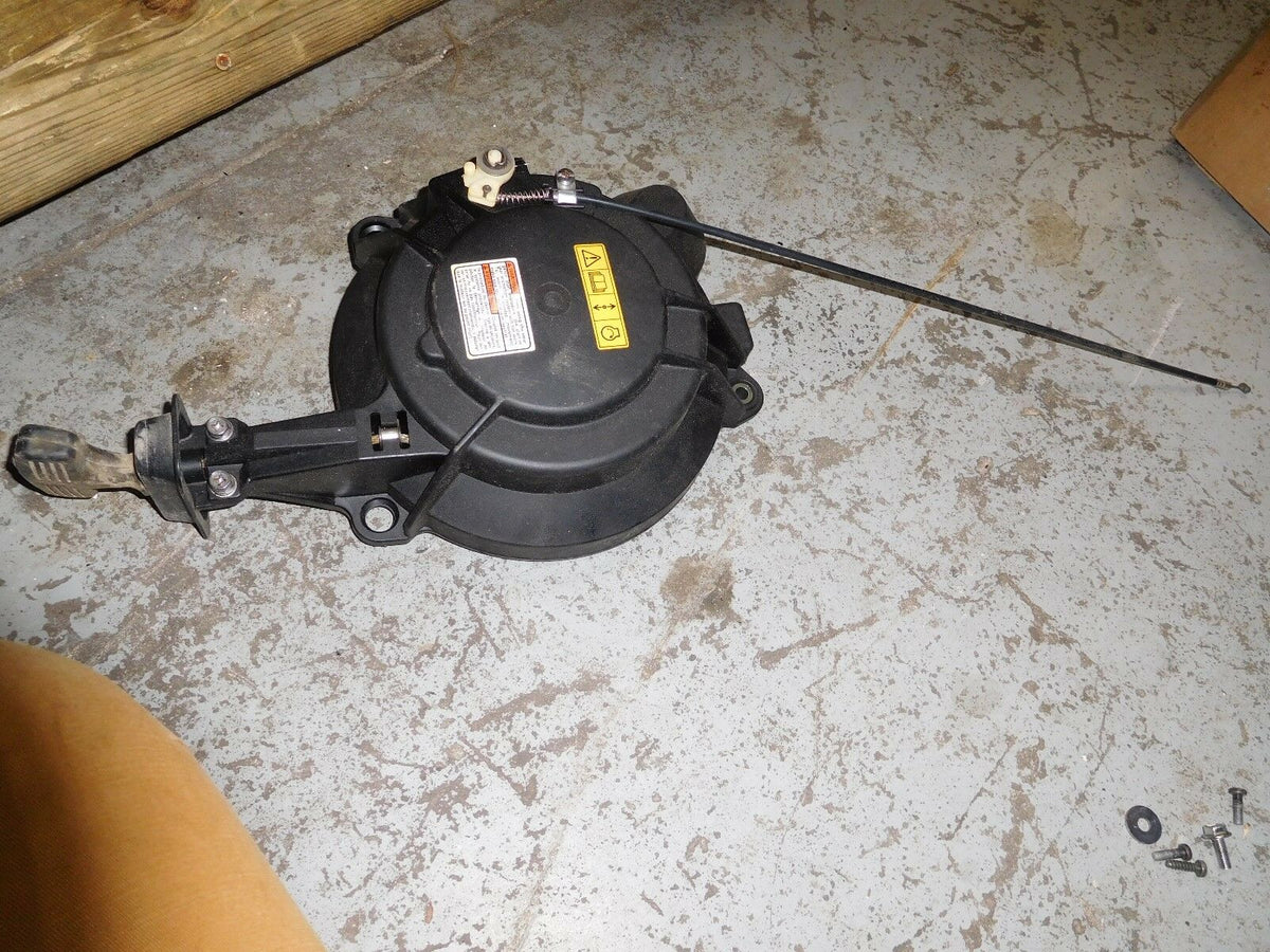 2000 Suzuki outboard DT 25C 02507-031023 manual rope pull start 18100-95D02