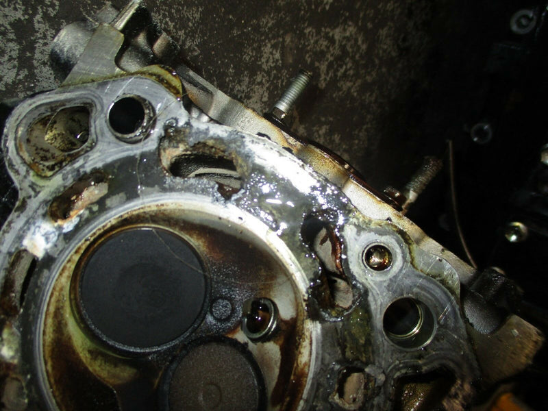 1998 Suzuki DF60 outboard 4-stroke cylinder head 11100-99e07
