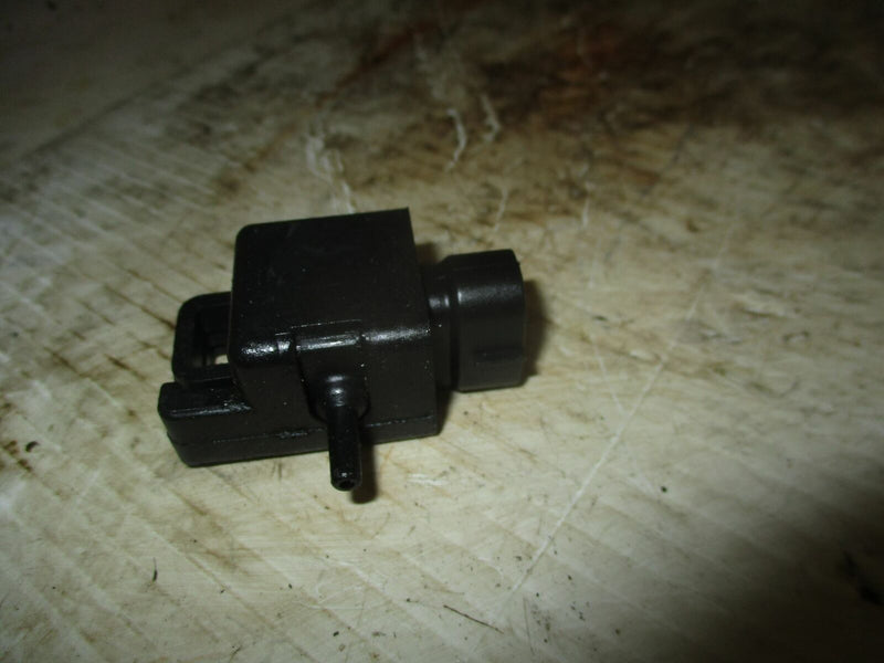 Suzuki DT115 115hp outboard air pressure sensor (18590-94600)