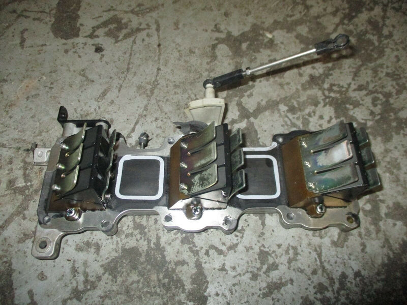 2006 Yamaha outboard 90 hp 2-stroke intake manifold with reeds 6h1-13641-02-94
