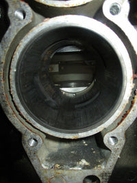 Load image into Gallery viewer, Evinrude 50hp 2 stroke outboard crankcase block (333475)
