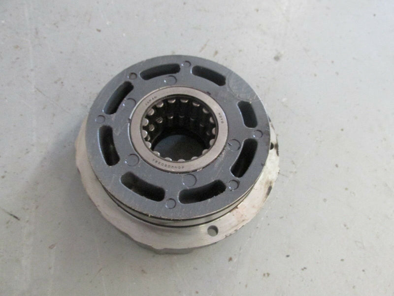 2004 Yamaha outboard LZ200TXRC 200hp hpdi crankshaft bearing carrier 68F-15163-0