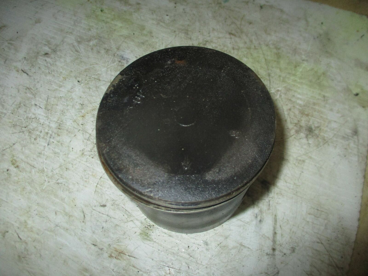 Yamaha OX66 250hp outboard starboard piston (62J-11631-02-86)