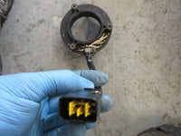 Load image into Gallery viewer, 2002 Yamaha outboard Z200TXRA 2 stroke 200hp pulsor coil 68F-85580-00-00
