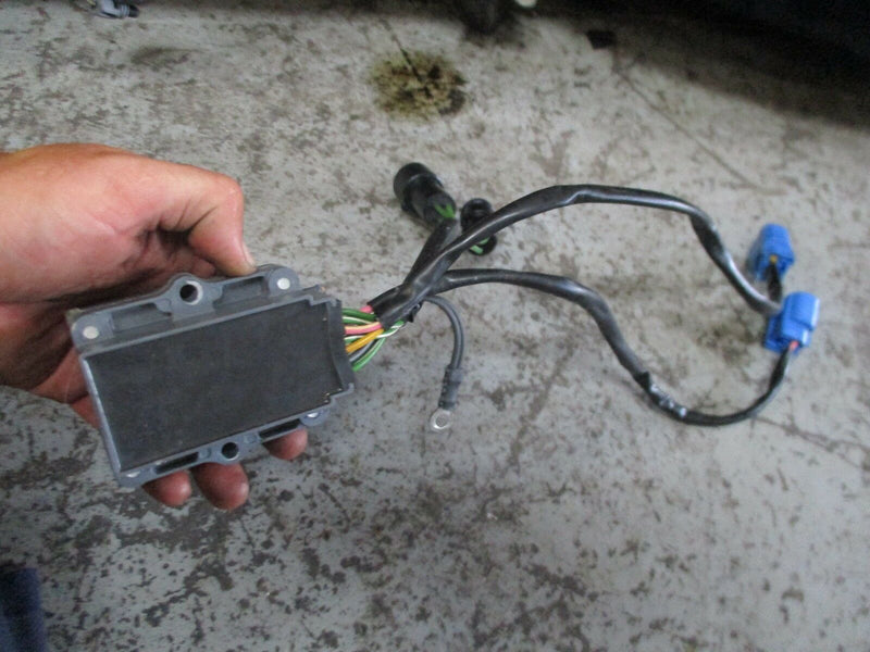 2004 Yamaha 4 stroke F225TURC outboard Rectifier Regulator 69J-81960-11