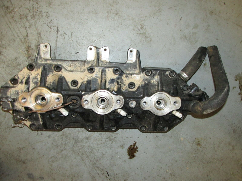 2003 Evinrude Ficht 200hp 2-stroke V-6 starboard cylinder head 350750