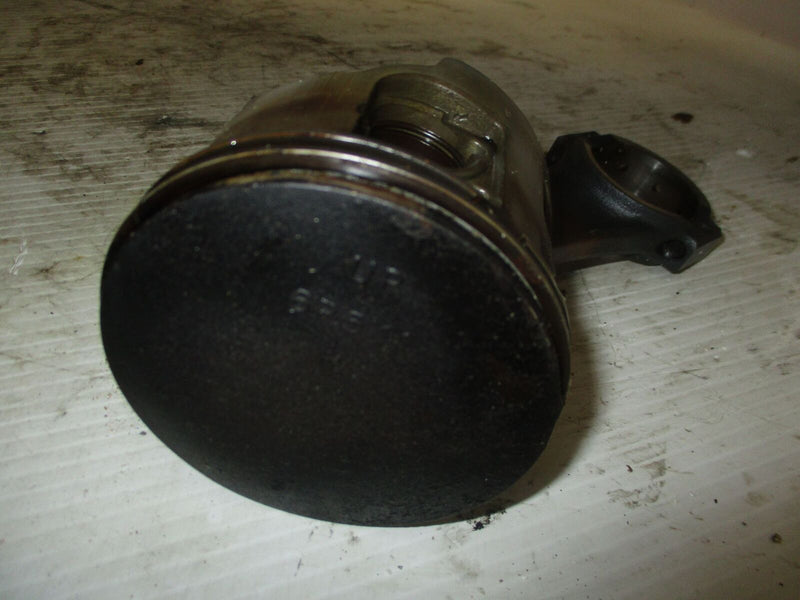 Yamaha 150 hp Salt Water Series outboard starboard piston and rod