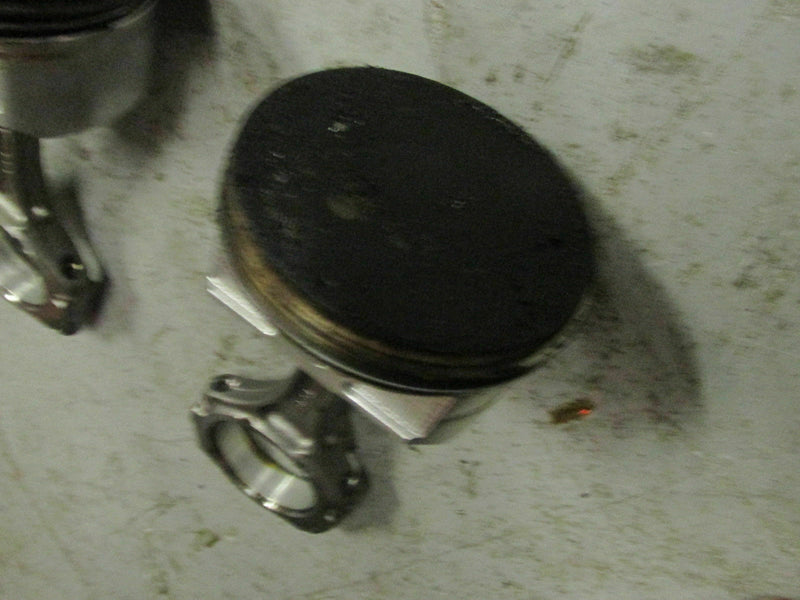 Suzuki Outboard DF 225 four stroke piston and rod 12111-93J02 + 12160-93J10