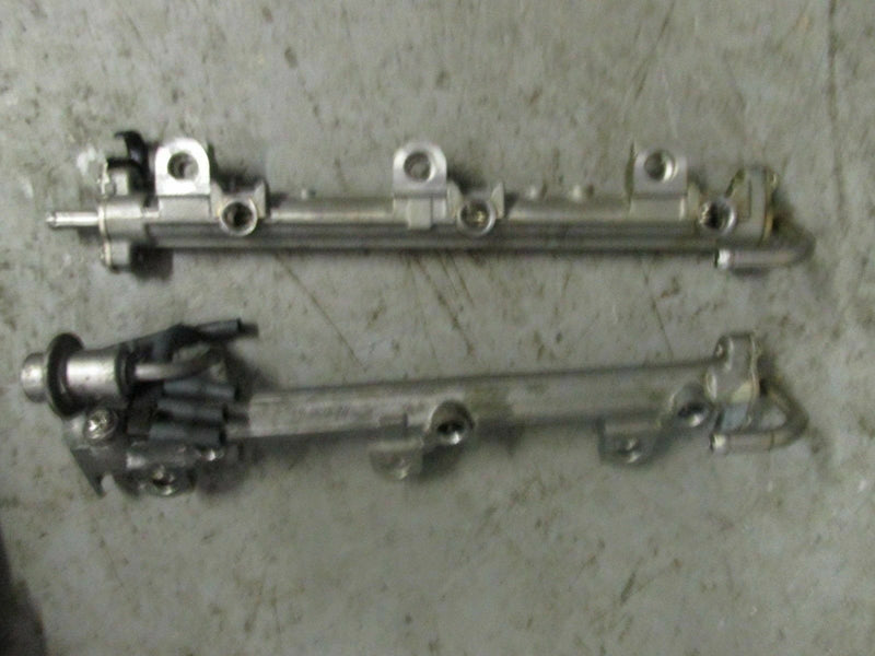 2011 Yamaha outboard 4 stroke F225TXR 225hp fuel rail set 69J-13170-00-00