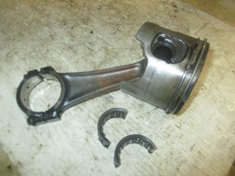 Yamaha HPDI 150hp outboard starboard piston and rod (68F-11642-00-85)