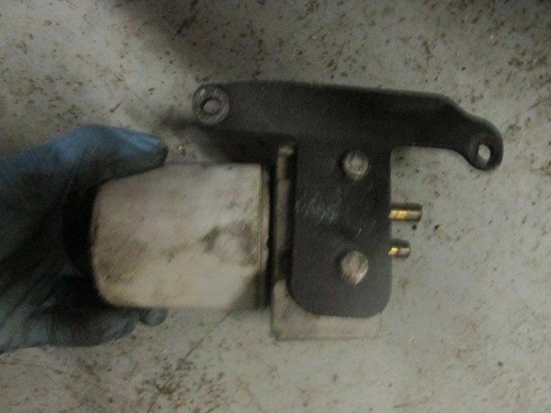 2003 Evinrude Ficht outboard 2 stroke 250hp E250FPLSTR fuel filter housing 50012