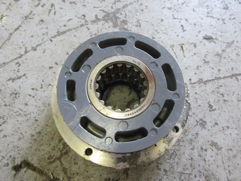 2001 Yamaha outboard 200 HPDI crankshaft bearing carrier 68F-15163-00-94
