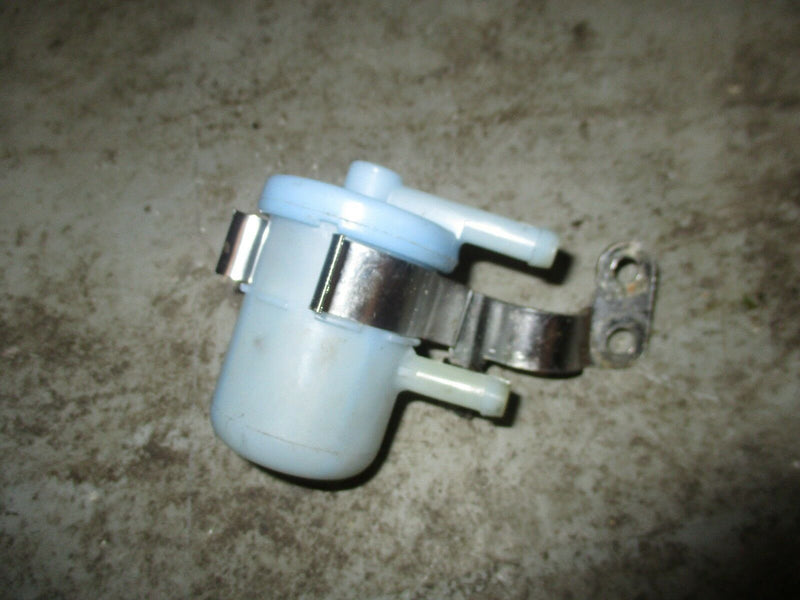 2001 Suzuki DF90 outboard fuel filter and bracket 15410-87j10 15420-90j10