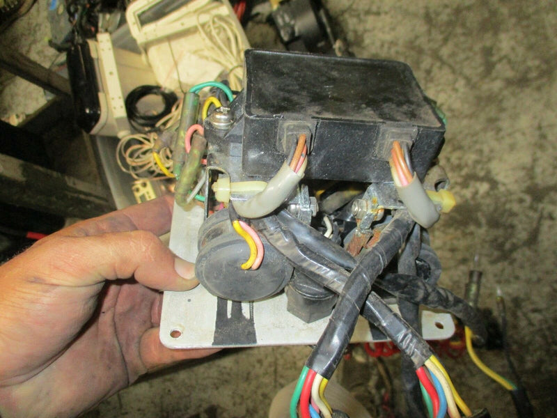 Yamaha outboard dual engine ignition switch missing one key