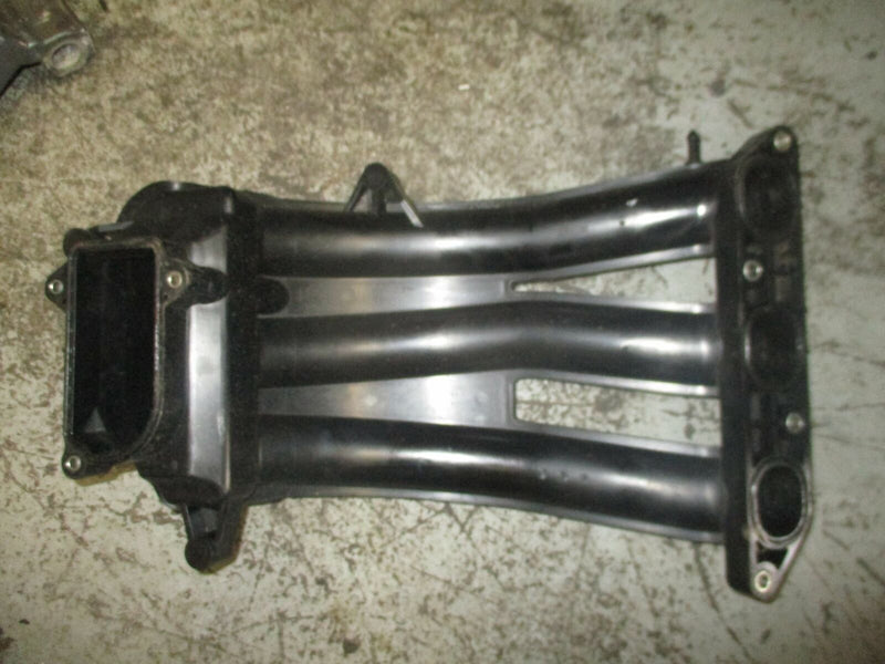 Yamaha 225hp 4 stroke outboard starboard intake manifold (6BB-13642-00-00)