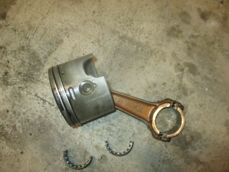 1998 Johnson Ficht 115hp 2-Stroke Outboard Starboard Piston and Rod 439818