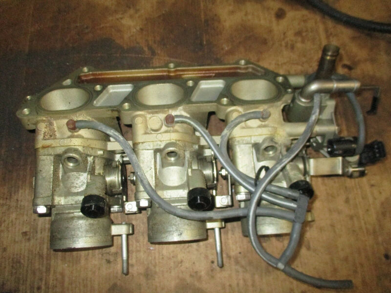 2005 Yamaha 225hp 4-stroke outboard port intake manifold