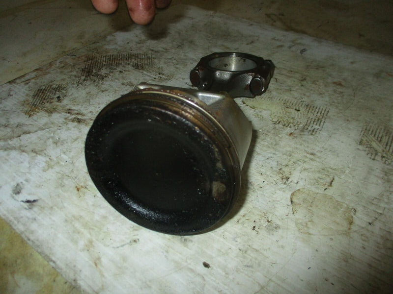 Suzuki DF90 90hp outboard piston and rod (12111-90J01)