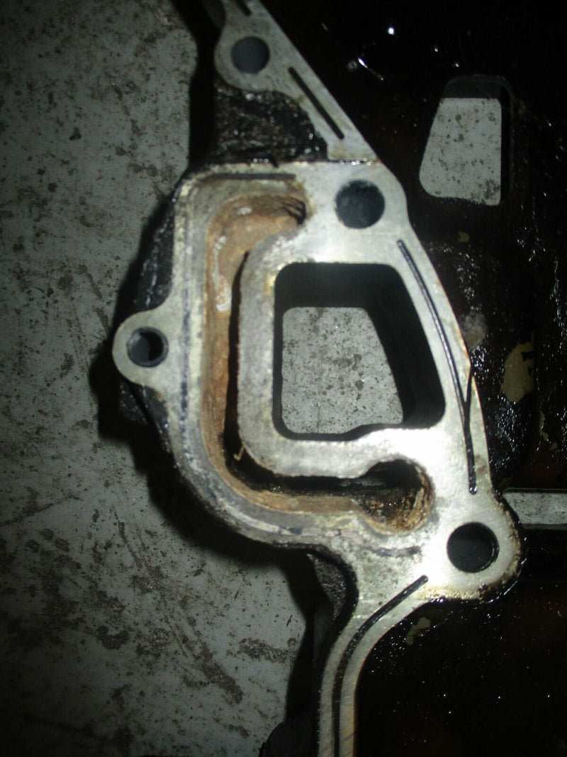 Suzuki DF40 40hp outboard engine holder with oil pump (16100-87J01-019)