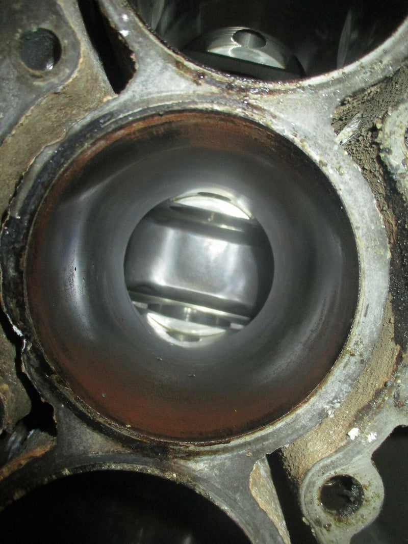 Johnson 115hp 4 stroke outboard crankcase block